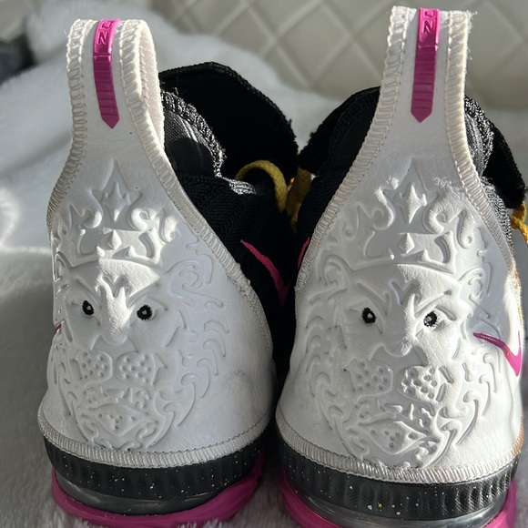 Nike Lebron James 16 Size 7 - Picture 4 of 7